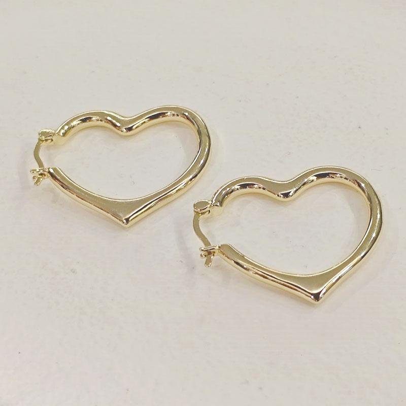 Simple Hollow Love Earrings Small Fresh Wild Metal Peach Heart Earrings Cute Female Jewelry Earrings