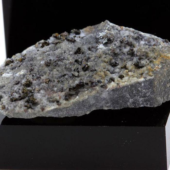 Tetrahedrite 98.8 carats