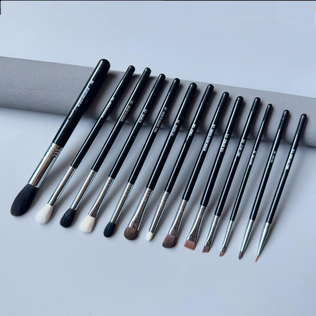 Pincel Chanfrado Sigma E70 para Sombras, Iluminador, Sobrancelhas e Delineador.