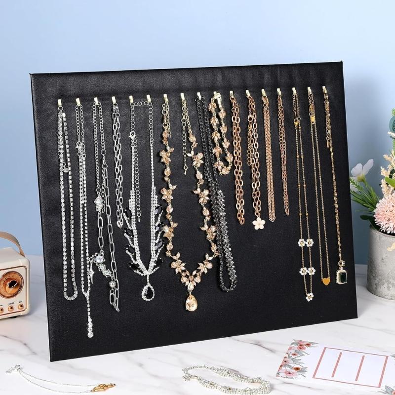 4 Stück Leder-Schmuckaufbewahrung mit 17 Haken, schräger Präsentationsständer für Halsketten, Polyester-Konstruktion