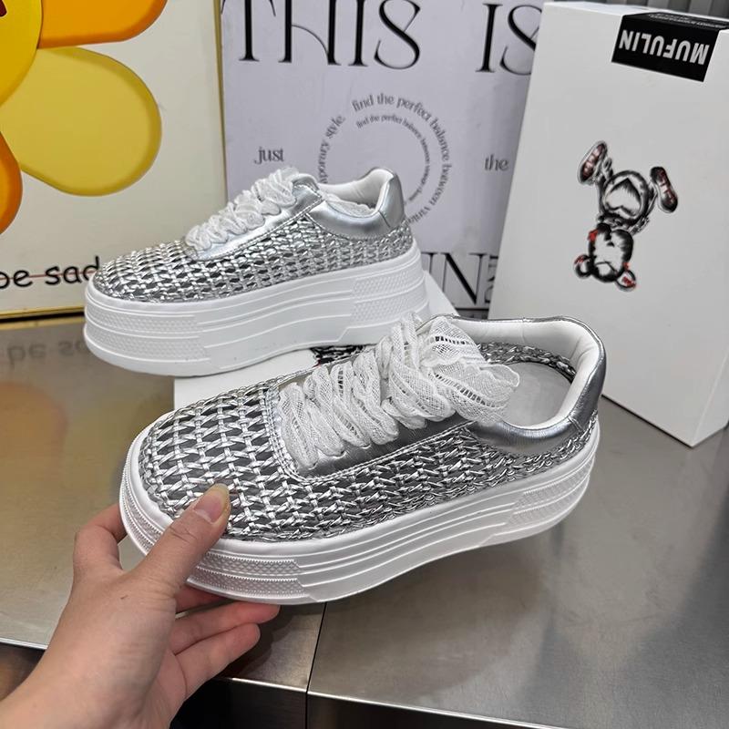 

Fashion Breathable Woven Hollow Mesh Upgraded Version Summer Thick Bottom Casual Sports Shoes Women s Flat Mid Heel Rubber Sole 35 серебряный