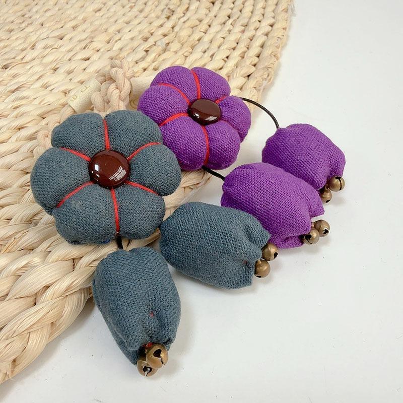 Dreieckstuch aus Seide im Retro-Stil – schmales Hals-Accessoire für Damen im Sommer