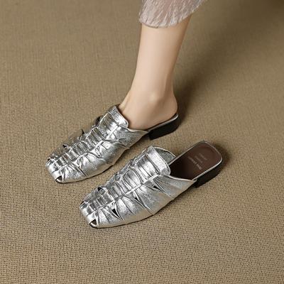 Moda 2025 nowe Letnie Damskie Muły Skóra Naturalna Damskie Buty Zakryte Palce Buty Kwadratowy Nosek Średni Obcas Sandały Plisowane Nowoczesne Kapcie