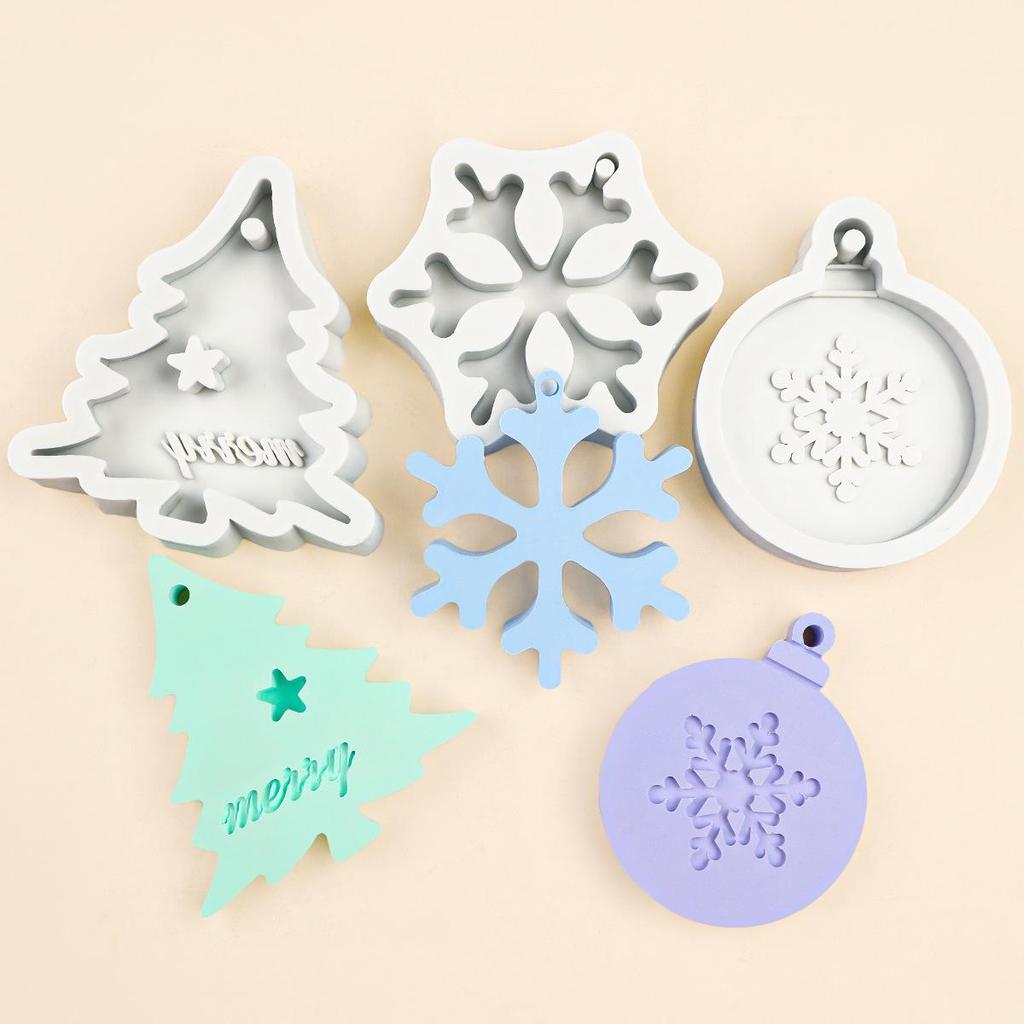 DIY Scented Plaster Diffuser Pendant Mold - Christmas Tree, Snowflake, Reindeer, Bell