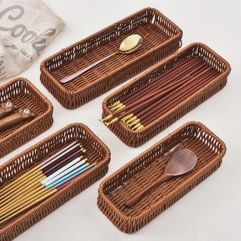 Organizator de sertare de bucătărie din imitație de ratan: Coș de depozitare pentru tacâmuri și ustensile