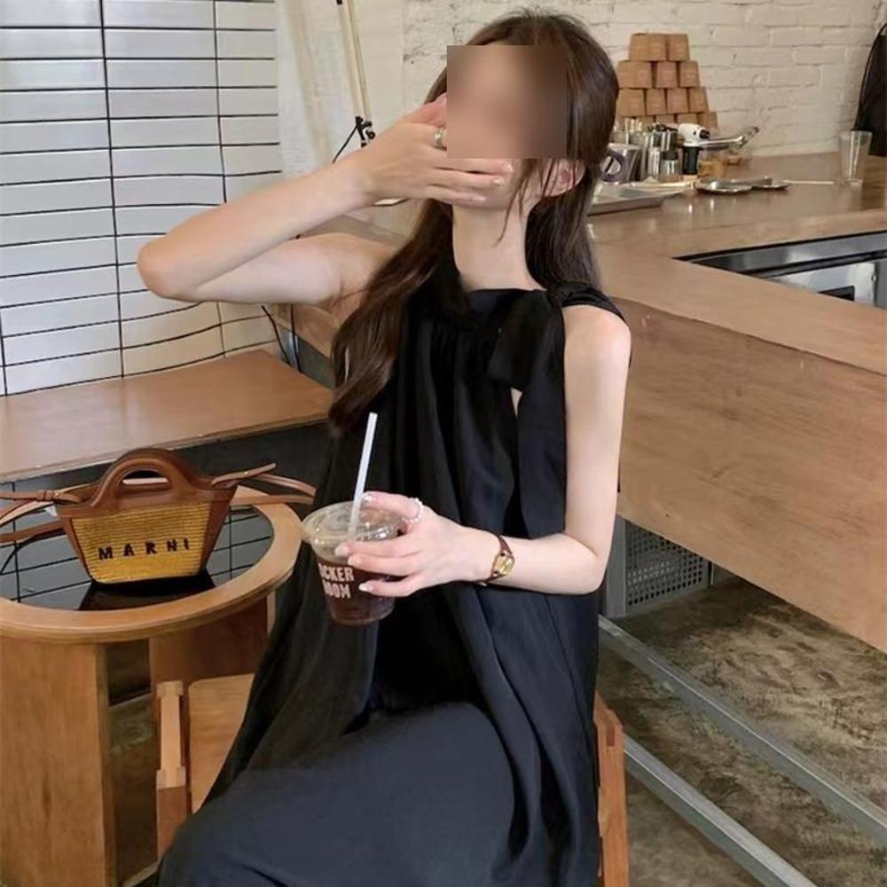 High-end temperament neck open shoulder strap dress women's summer elegant new sleeveless vest drape dress