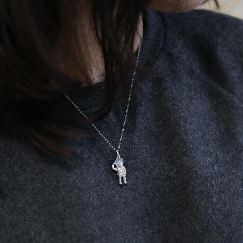 Kamień Księżycowy Astronauta Nowy Modny Naszyjnik Kreatywny Niszowy Design Łańcuszek na obojczyk Koreański Styl Damski