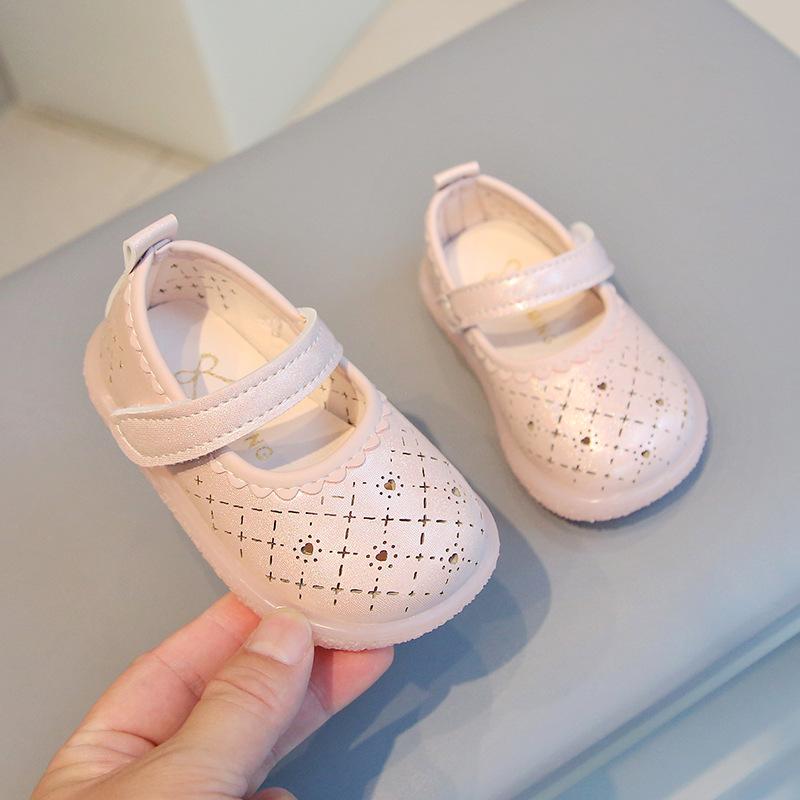 Babyschuhe Kleinkindschuhe, Frühling und Sommer Hohlschuhe Mädchenschuhe atmungsaktiv Prinzessinnenschuhe 0-2 Jahre alte Babyschuhe