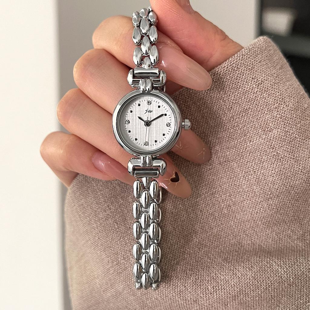 Women's Watch Simple Retro Bracelet Watches Small and Exquisite Versatile Steel Belt Ladies Fashion Quartz Clock Wristwatches