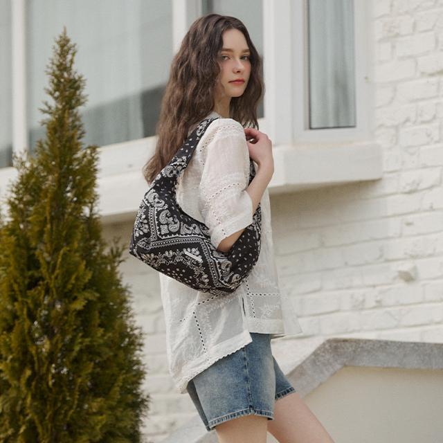 Lap Gleam Hobo Bag Ar7Ab421