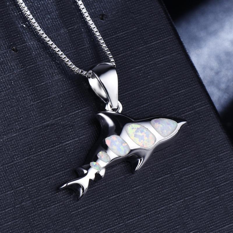 

wih exquisite fish-shaped pendant shark necklace female, simple personality