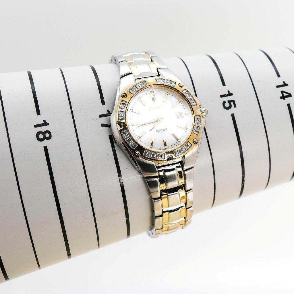 [USED] Working SEIKO Women's Watch with Diamond Bezel and Shell Dial 100M979