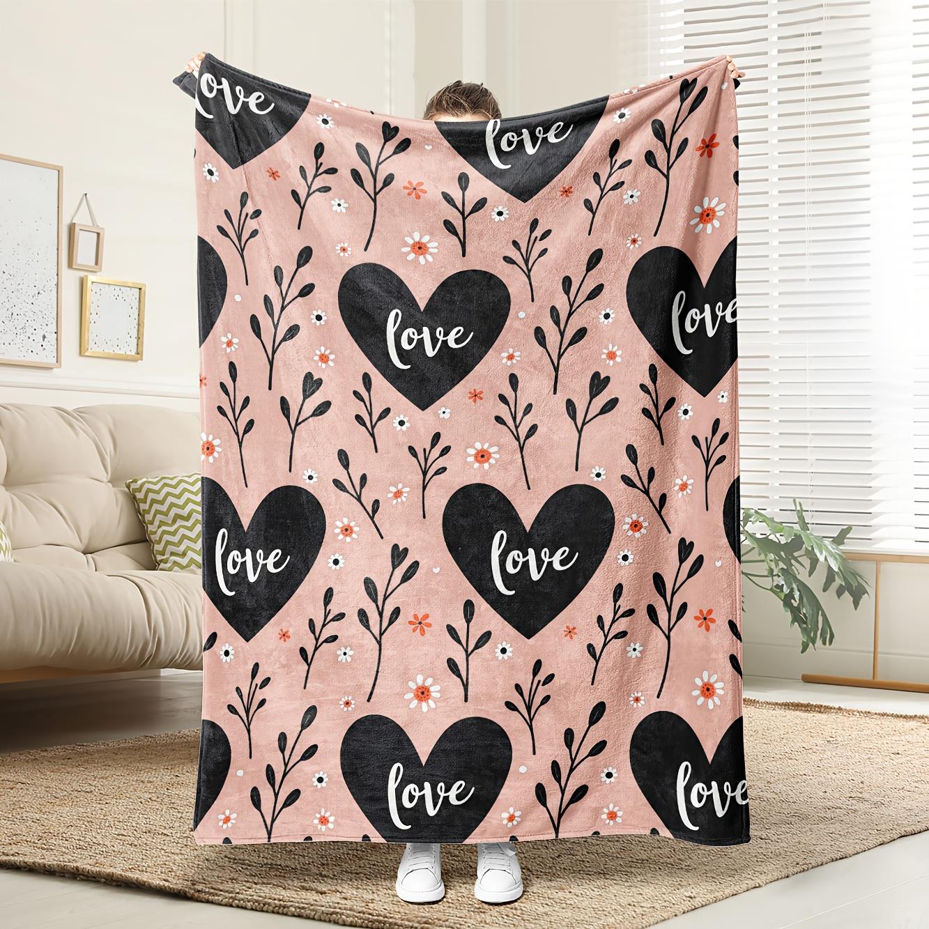 

1pc Black and white heart and flower patterned blanket polyester fabric machine washable suitable for bedroom and living room 75x100cm