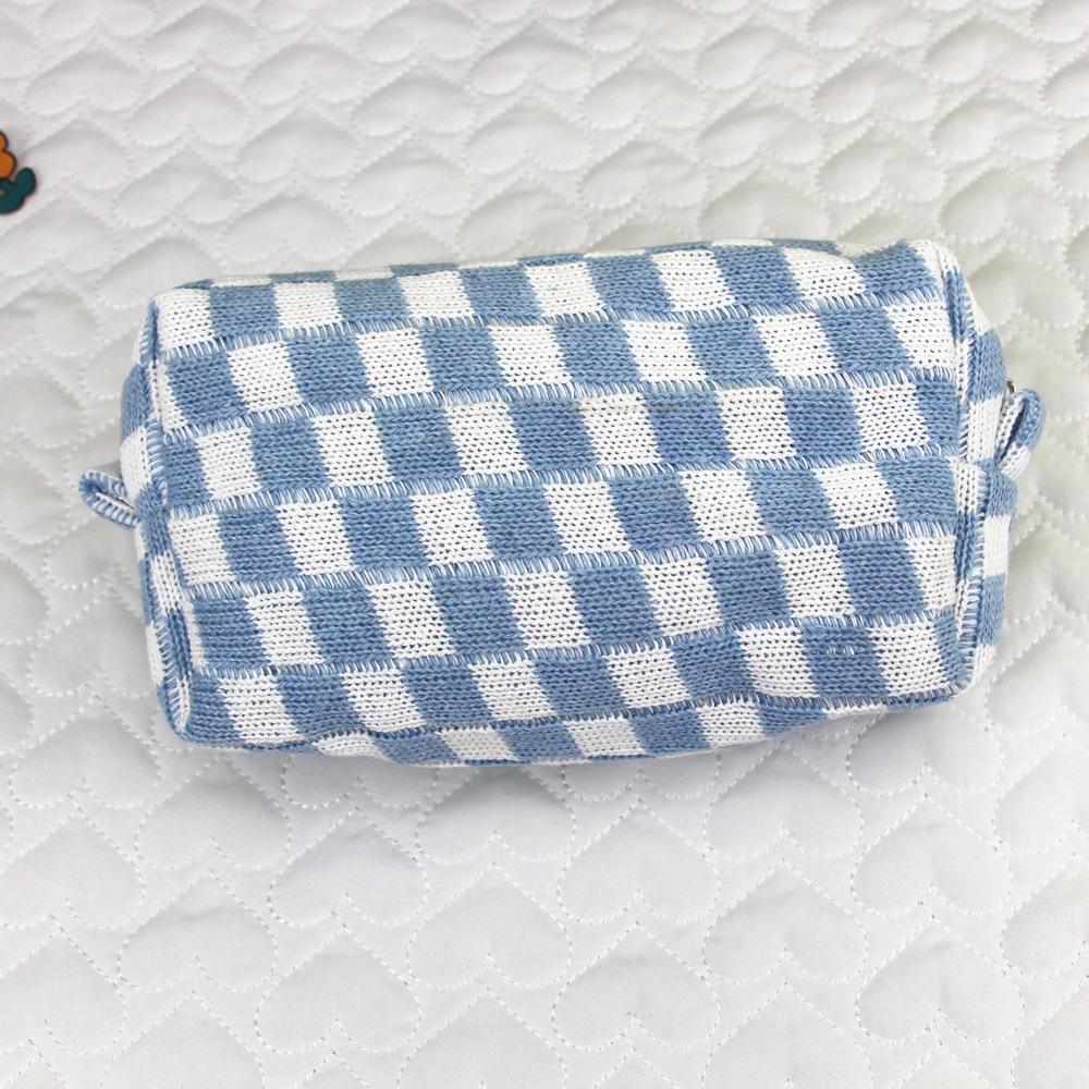 Ins-Style Plaid Knit Makeup Bag - Large Capacity Contrasting Yarn Pencil Case