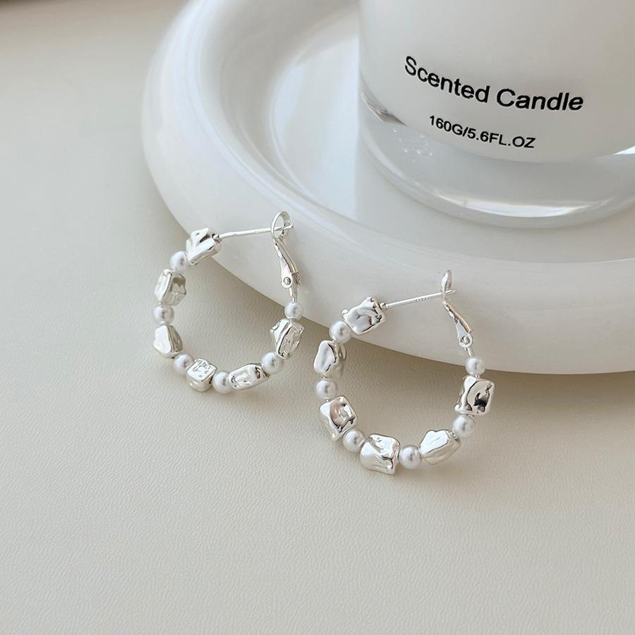 Elegant Silver Flake Pearl Hoop Earrings: Luxury High-End, Cold Aesthetic Fashion