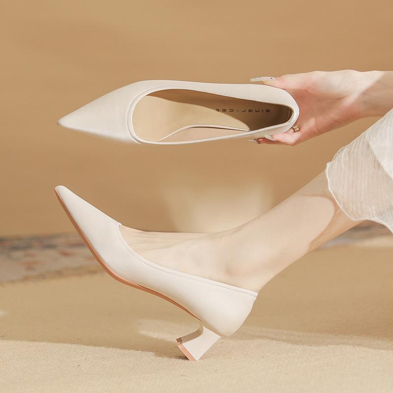 57001 [sheepskin] pointed high heels women's autumn 2025 new simple commuter thick heel shallow mouth single shoes