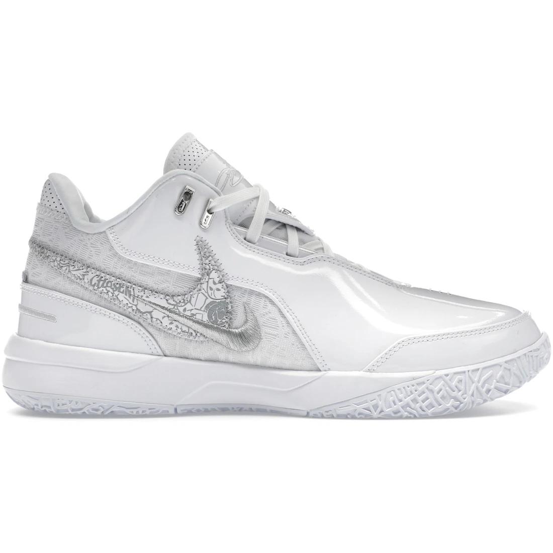 

Кроссовки Nike Zoom LeBron NXXT Gen AMPD Белые Серебристые(FJ1567-102) 41