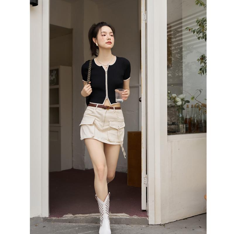 Mishow French Vintage Panelled T-Shirts Women 2023 Summer Slim Creative Zipper Knitting Blouses Fashion Split Hem Sexy Short T-Shirts MXC33Z0044