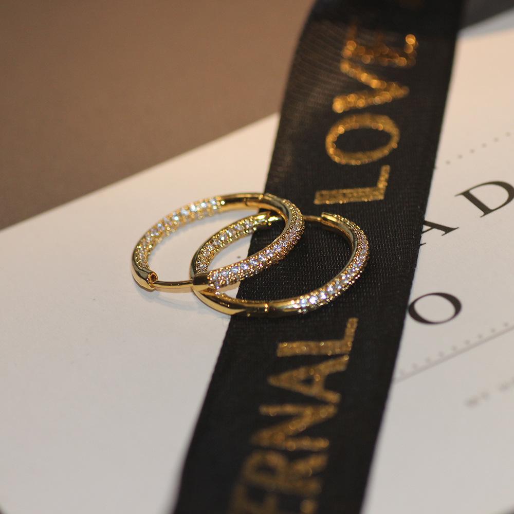 High-Quality Diamond Paved Hoop Earrings – Small, Niche, Luxury Feel Ear Jewelry