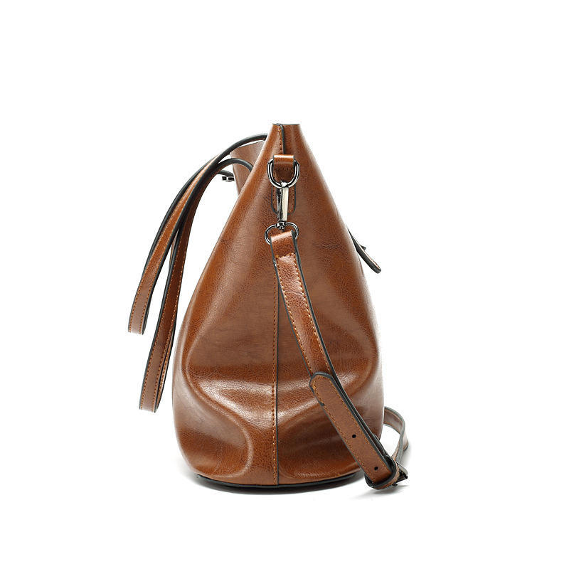 New Retro Oil Wax Leather Tote Bag with Minimalist Paint Finish, Simple Handbag Style, Minimalist Single Shoulder Crossbody Bag
