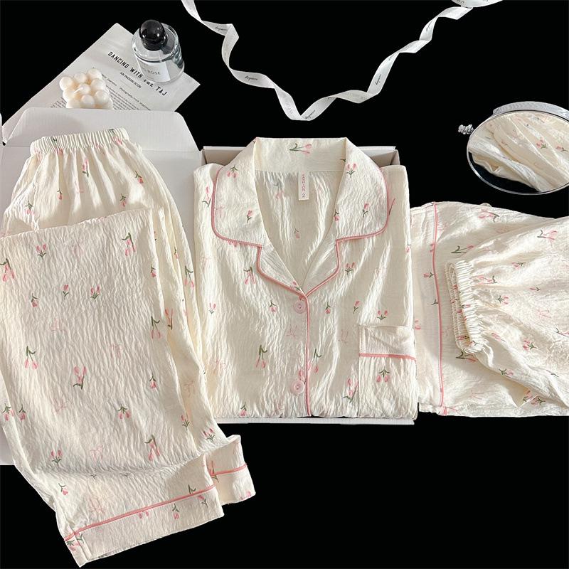 

Жіночий літній бавовняний піжамний комплект Blue Bear - з коротким рукавом, милий мультяшний дизайн, три предмети для дому. M (75-100 Jin)