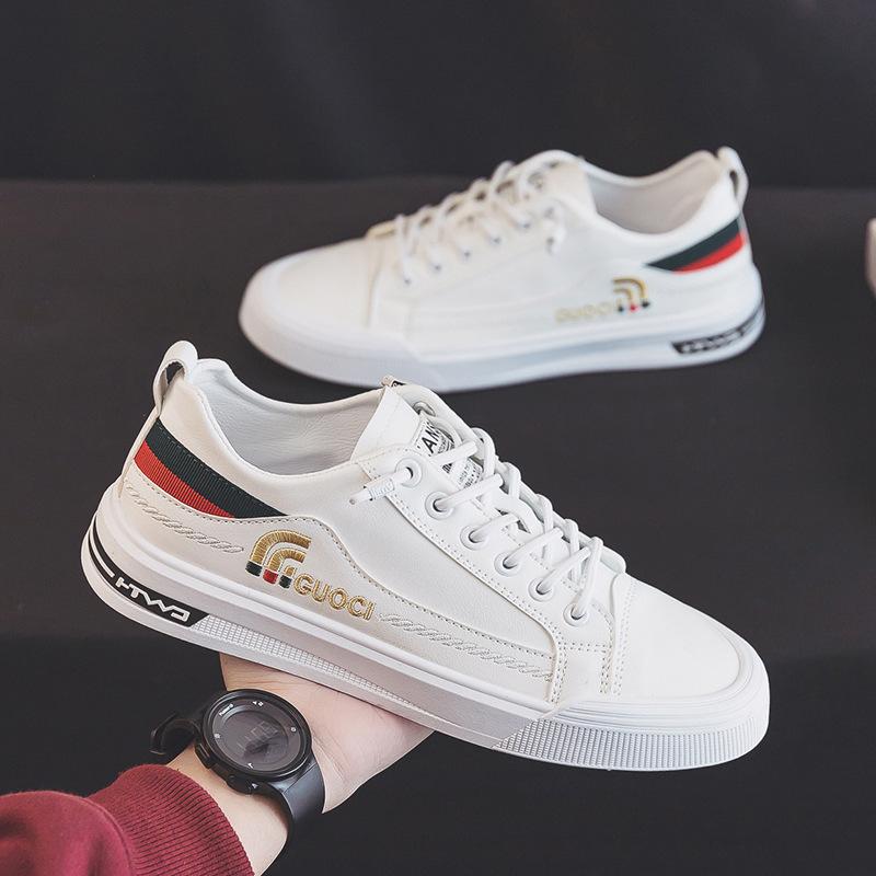 New Men's Board Shoes Autumn Low-top Soft-soled Casual Shoes Fashionable Versatile Sports Shoes Korean Version Trendy Running Shoes