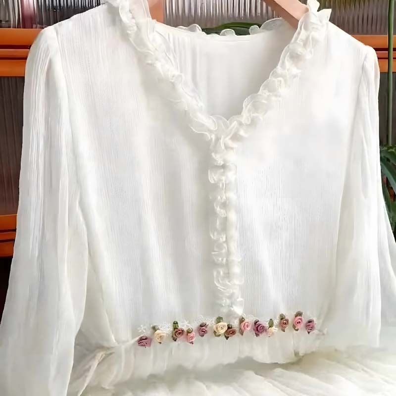 Lockeres und bequemes weißes Boho-Maxikleid für den Sommer