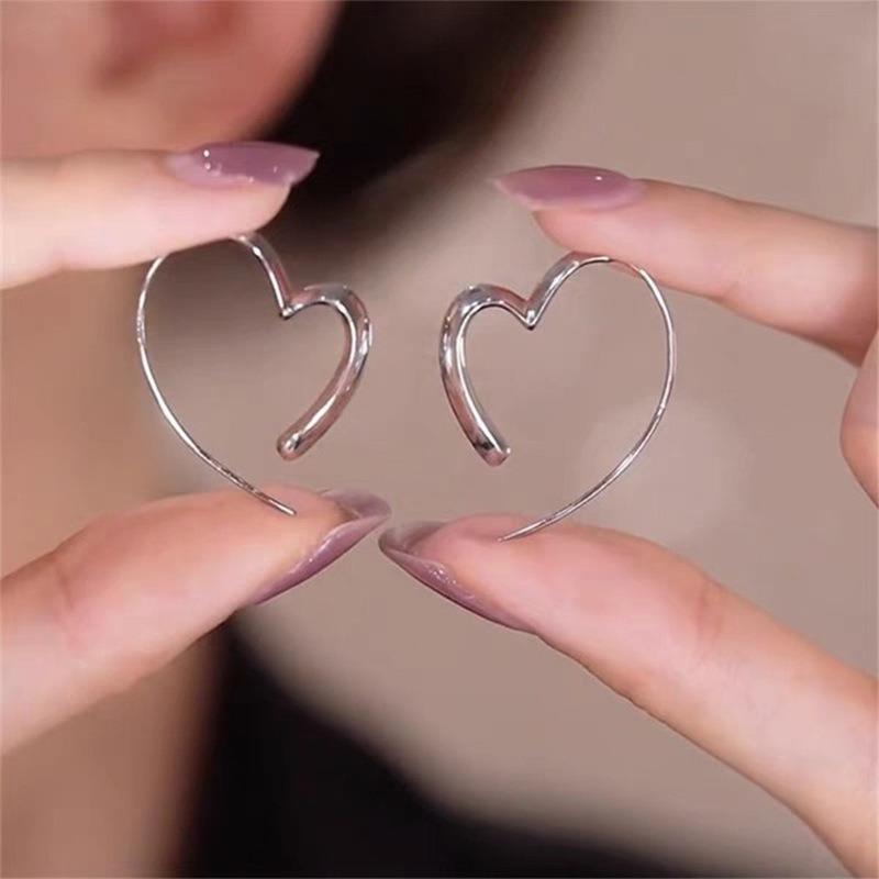 Silver Needle Diamond-set Geometric Circle Earrings Temperament Light Luxury High-end Earrings Personalized Design Cold Wind Earrings Wholesale