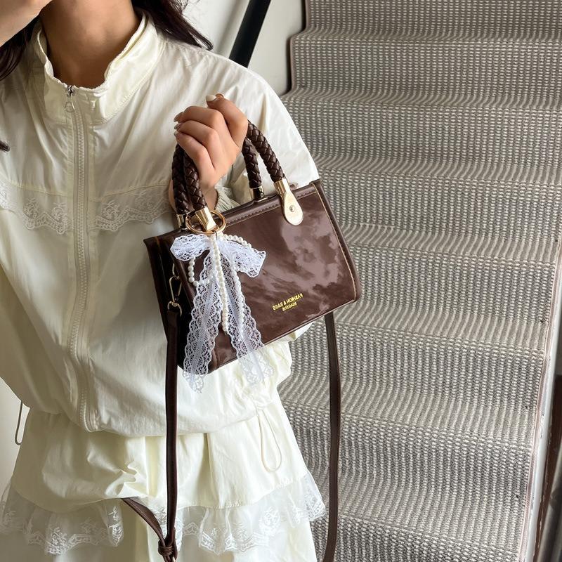 Popular small bag women's summer versatile new fashion messenger bag portable small square bag