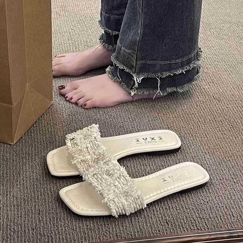 Versatile Fairy Wind One-word Slippers Female Outer Wear Summer 2025 New Flat Shoes Casual Beach Cool Slippers