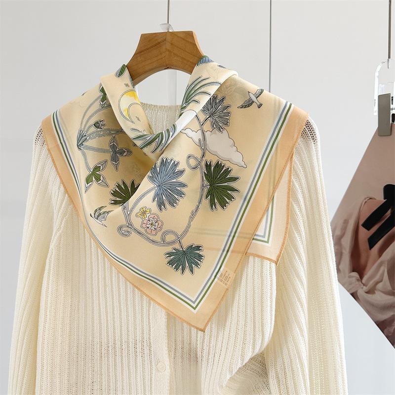 Mori plants, flowers and birds, silk, double crepe square scarf, milk apricot mulberry silk, medium square scarf, gentle wind and versatile decorative