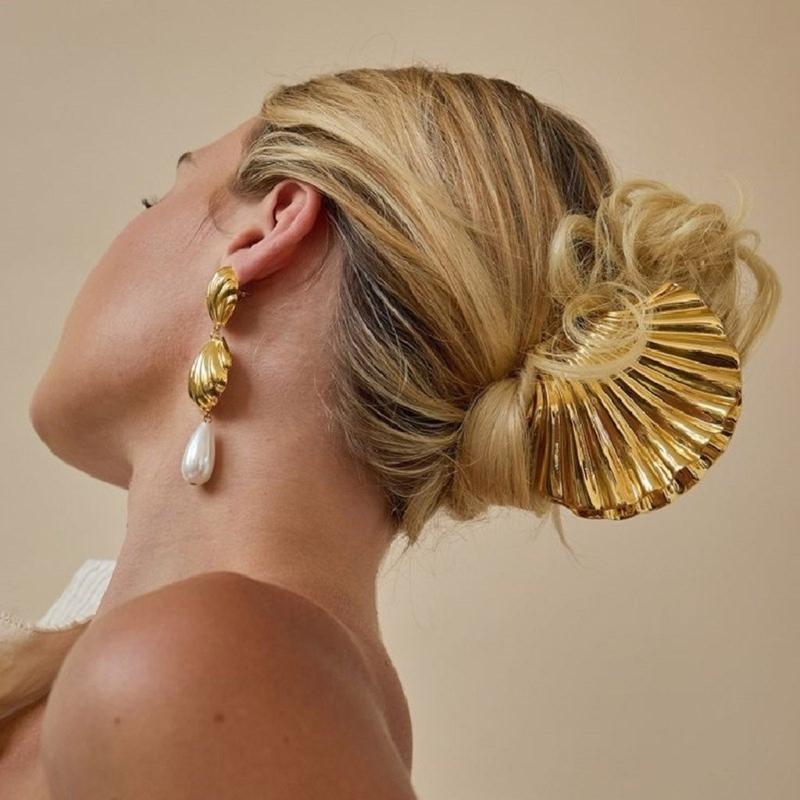 Elegant Gold Metal Seashells Hair Claw for Women Stylish Clip Crab Clamp Hairwear Hair Shaping Claw Clip for Daily Use