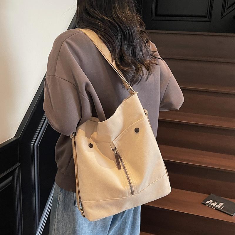 2025 Fashion New Personalized Tote Bag Autumn and Winter Casual Retro Shoulder Bag Niche Women's Large-capacity Bag