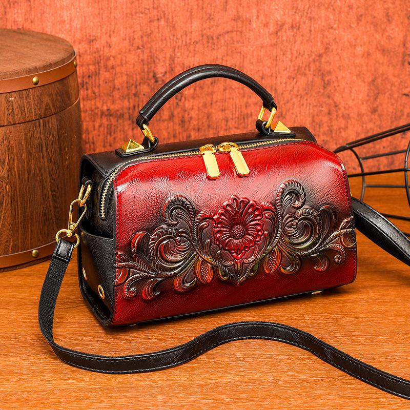 Chinese Style Vintage Embroidered Shoulder Bag for Women Ethnic Floral Embodding Bohemian Shoulder Crossbody Bag for Commute