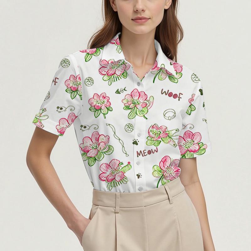 Inspired by European vintage art design, this women's regular printed short-sleeved shirt is casual and stylish.