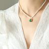 Nuova collana di perle d'acqua dolce verdi e bianche con pietra di cristallo super scintillante francese, ciondolo angolare, catena di perle alla moda personalizzata