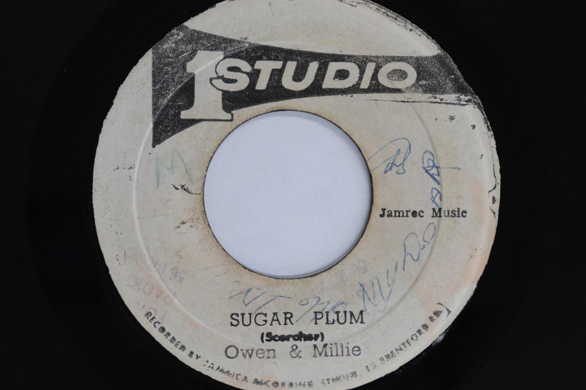

7inch Record OWEN & MILLIE, SENIOR PABLO - Sugar Plum / Seniorita NONE STUDIO ONE Jamaica Reggae, Ska & Dub Used