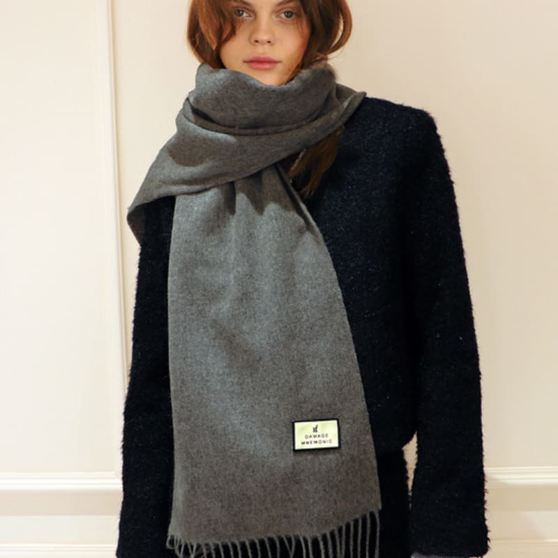 

DAMAGE MNEMONIC 100% Wool Charcoal Muffler free