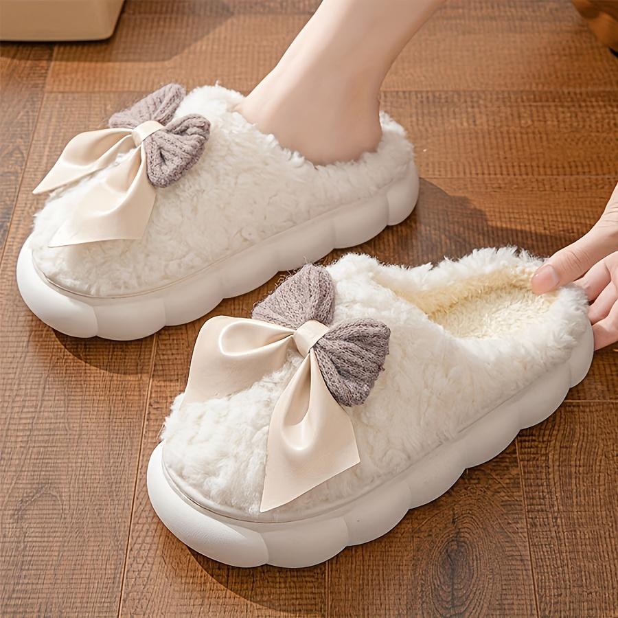 Bestellen Sie eine Nummer größer gemütliche Plateau-Hausschuhe mit Schleife, weiches Plüschfutter, bequeme Schlupfschuhe
