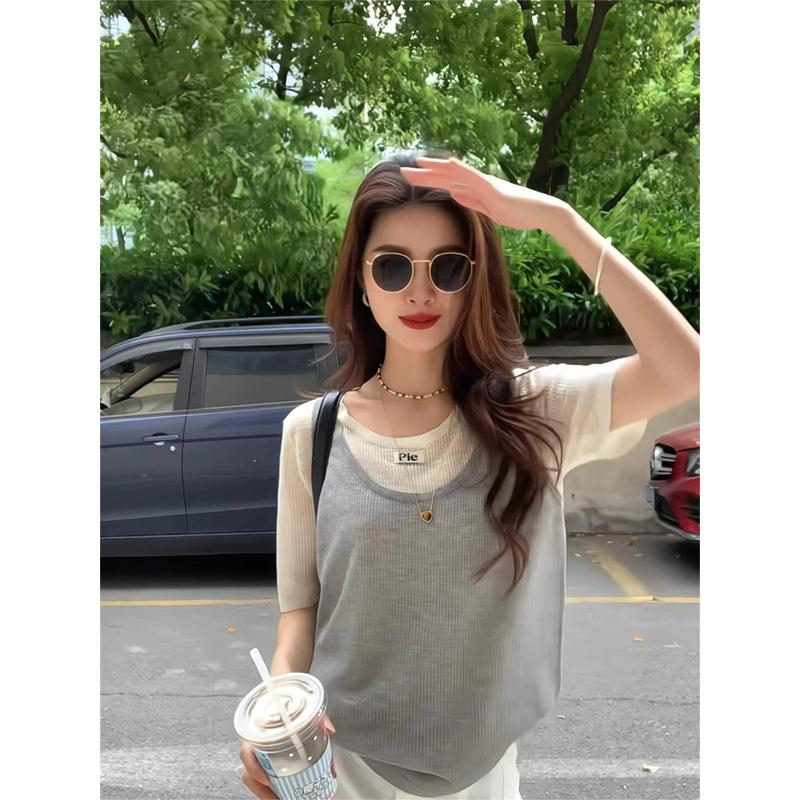 Korean chic chic design sense knitted ice silk short-sleeved t-shirt women's summer unique super good-looking two-piece top