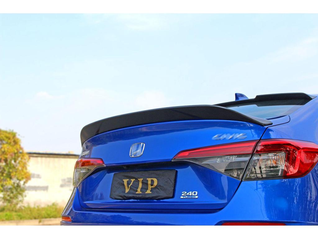 Îmbunătățiri pentru Honda Civic generația a 11-a 2022: buza frontală, eleron spate, splitter, jaluzele, bară spate.