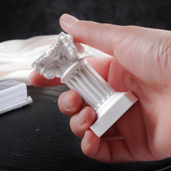 Roman Pillar Candle Holder Mini Greek Column Candle Stand Resin White Candlestick Holder for Wedding Banquet Home Table Centerpiece Photo Prop