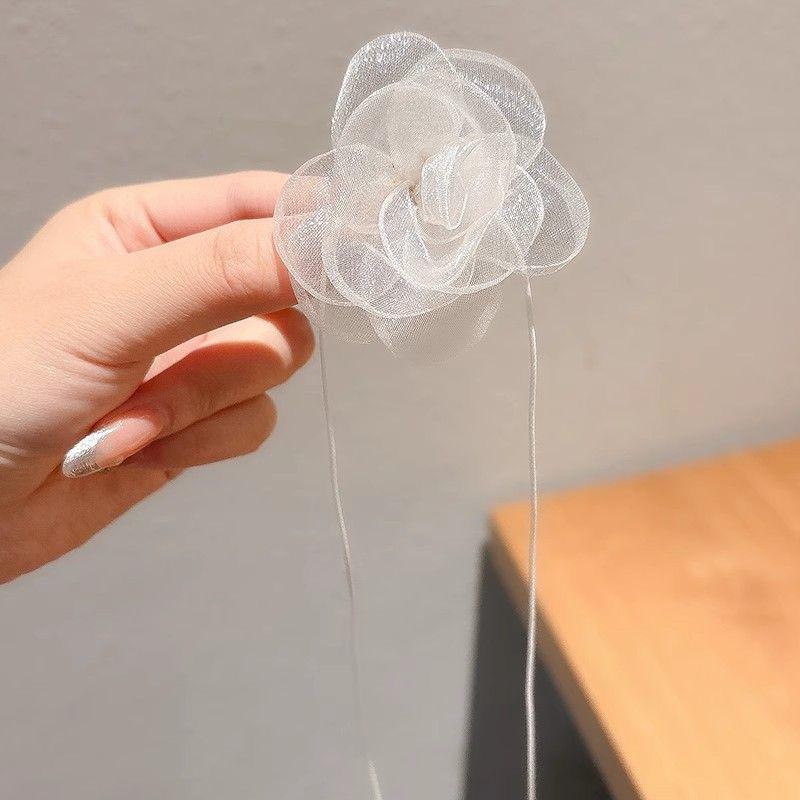 Rose Pearl Choker Necklace: Elegant Light Luxury Clavicle Chain for Women