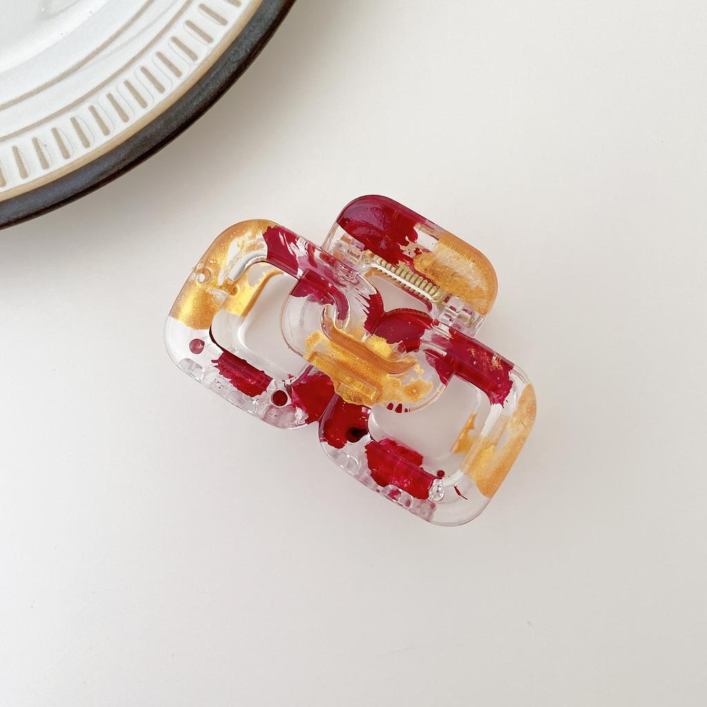 Beautifully Plastic Crafted Hair Claw Clips With Elegant Shapes And Vibrant Colors For Every Hairstyle Needs