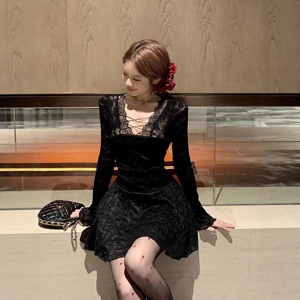 

New pure desire sexy lace splicing long-sleeved dress women s autumn and winter high-end temperament waist and thin skirt S чёрный