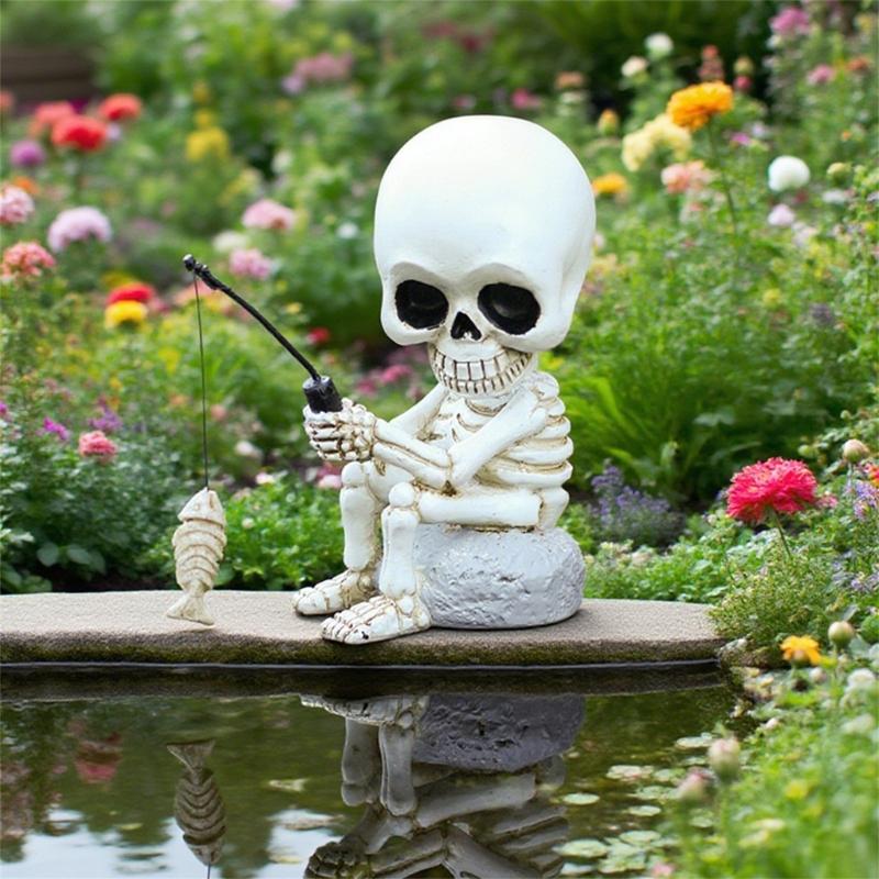 Outdoor Resins Halloween Skeleton Fisherman Sculpture With Shaking Head Design For Garden Patios Pond Decoration Gift