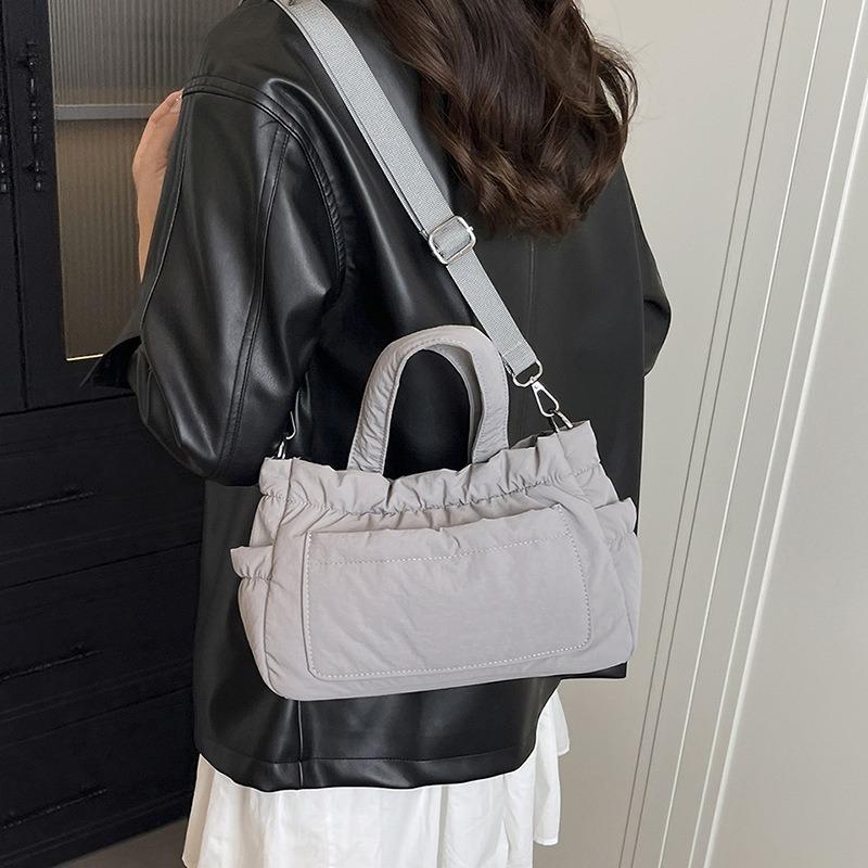 Fashion Handbag Women's New Nylon Cloth Casual Lightweight Bag Large Capacity Shoulder Messenger Bag