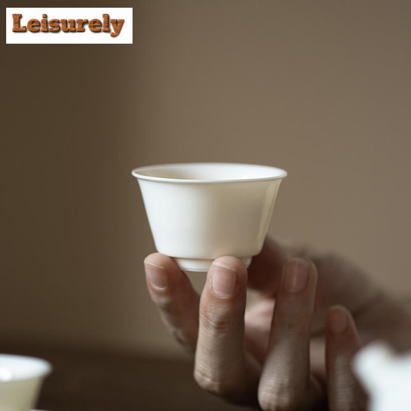 2ks/set Dehua Sheep Fat Jade White Porcelánový šálek Ručně vyrobený Relief Master Cup Meditační šálek Čazhan Kung Fu Čajová sada 35ml