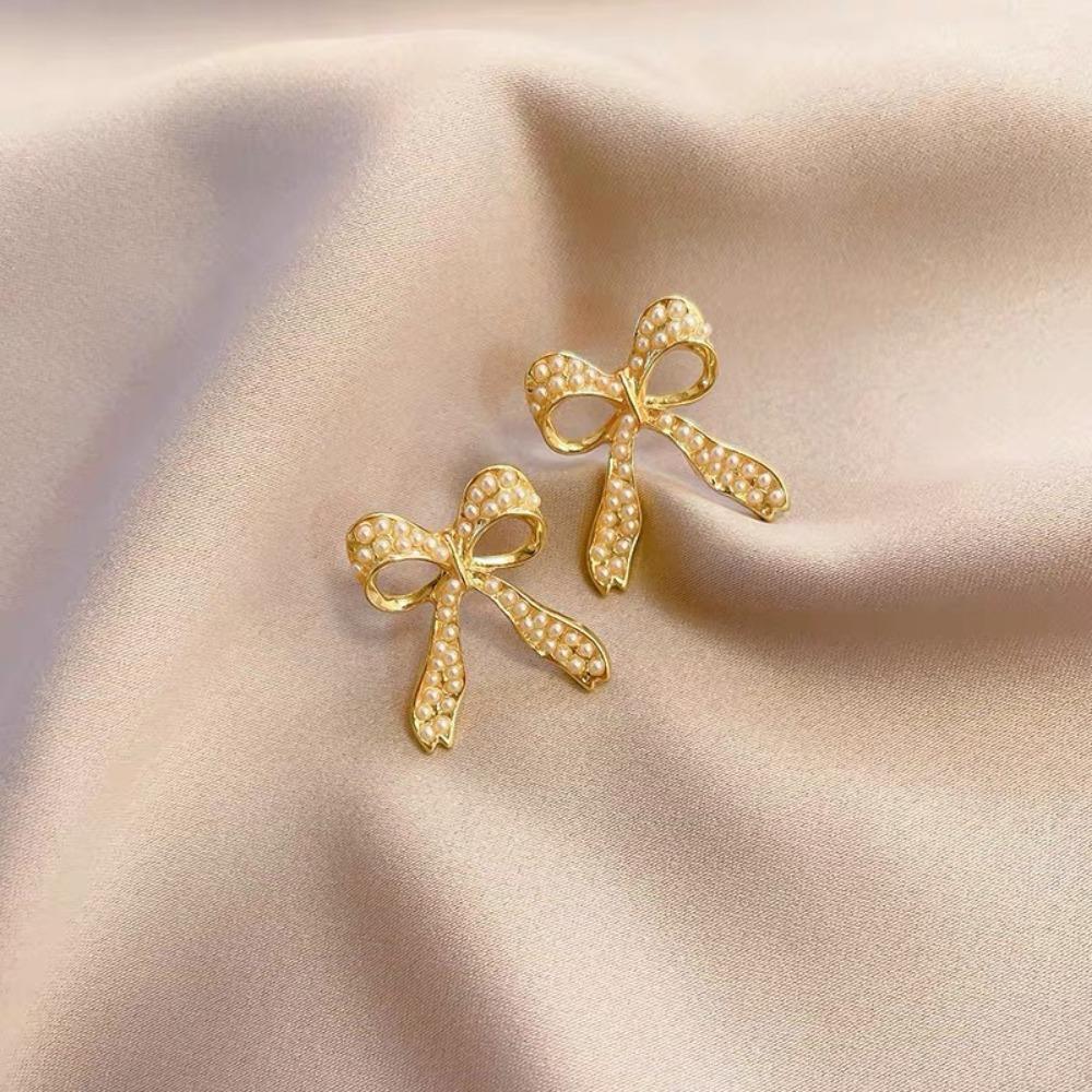 Cercei cu perle Cercei de damă de înaltă calitate