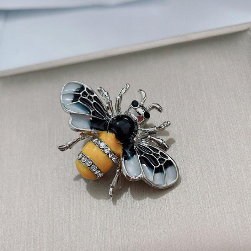 Fashion Versatile Bee Oil Diamond Brooch Personalized Animal Corsage